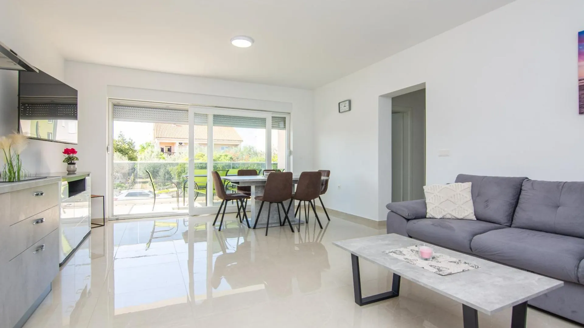 Apartments Grabovickic Vir